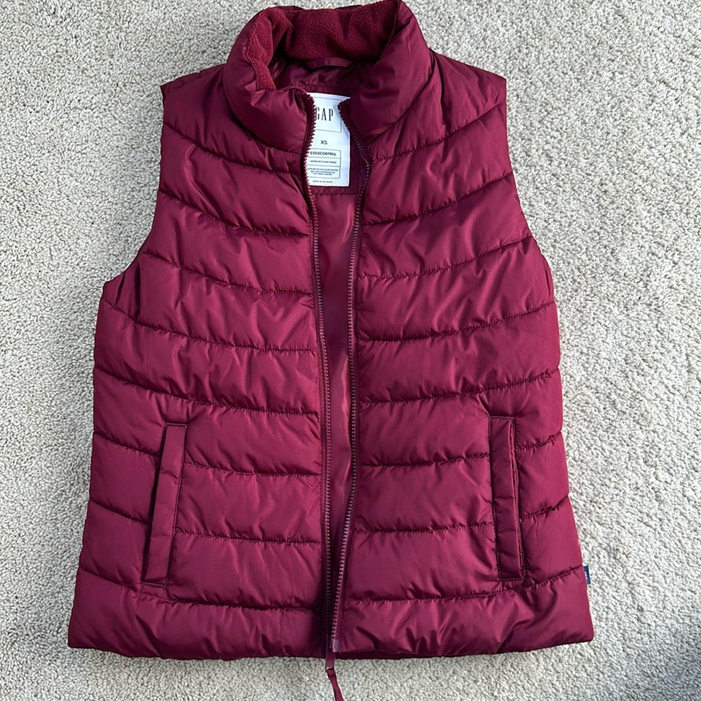 Gap cold control water resistant puffer vest